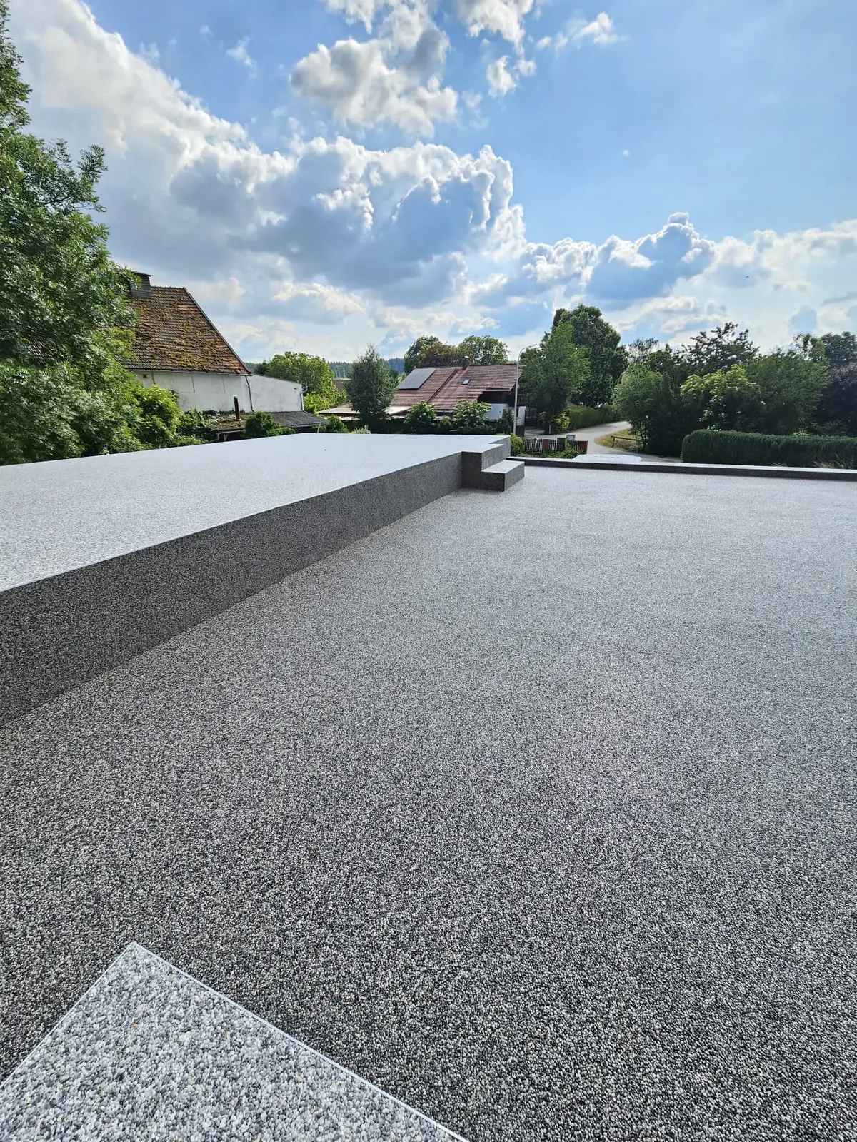Große Natursteinteppich Terrasse